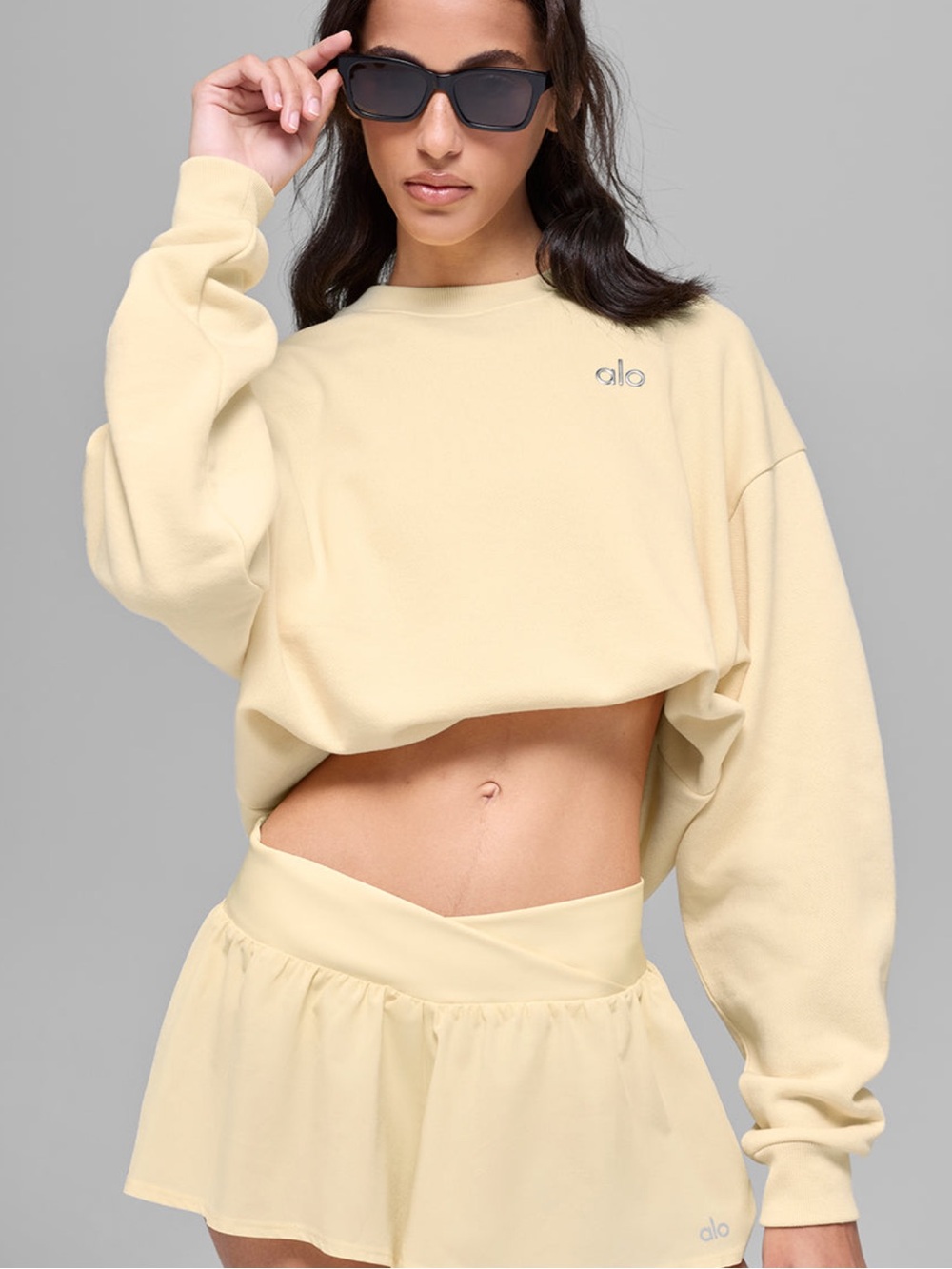 💛 NWT rare ALO Yoga accolade crewneck sweatshirt in Candle Light Yellow